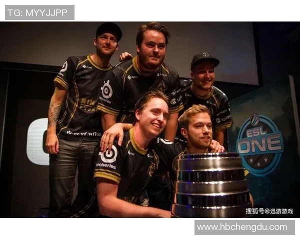 esports数据深入分析CSGO焦点FPX战队的团队配合与战术策略探讨